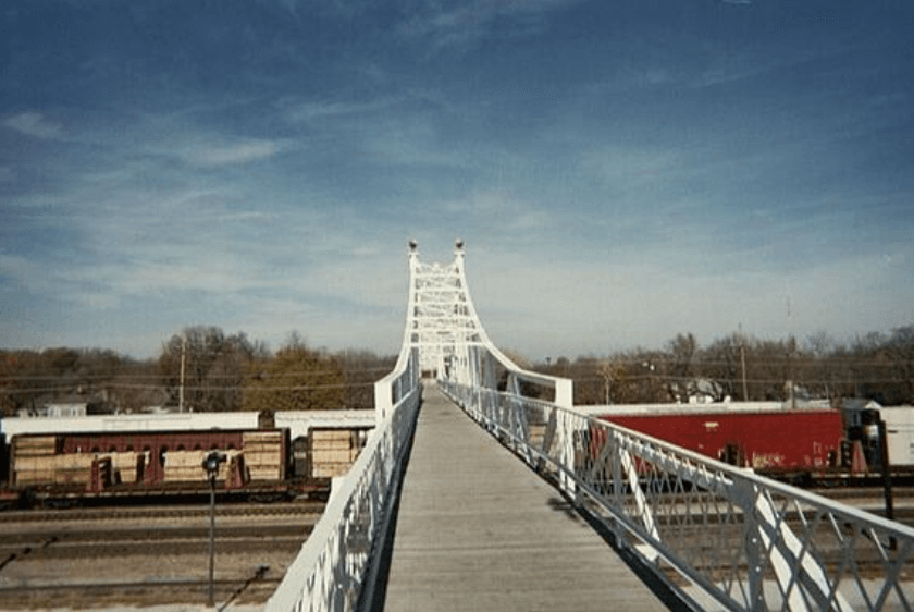 Image of the Jefferson Avenue Footbridge